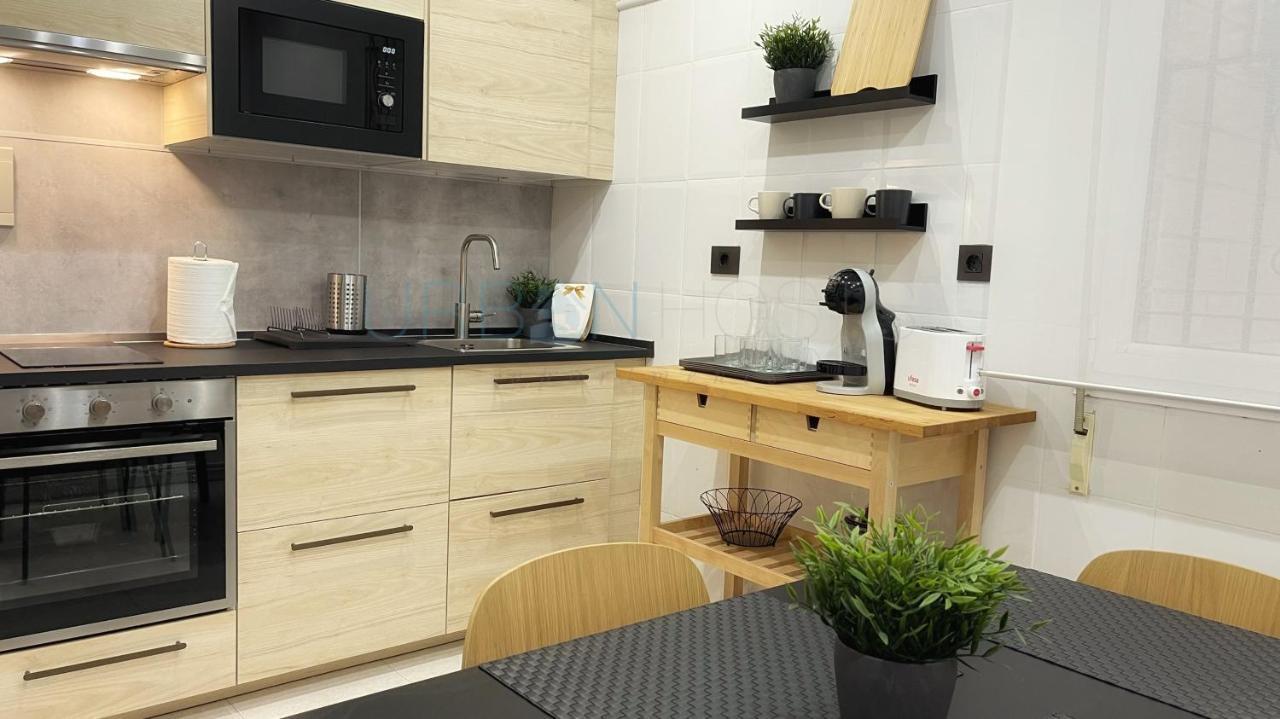 Vivienda Turistica Urbana En Santuchu, Comoda, Funcional Y Con Parking Bilbao Exteriör bild